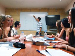 SC世界语言咖啡马耳他英语培训机构-学校教室